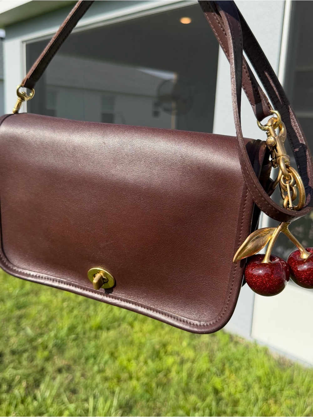 Vintage coach pocket purse in chocolate brown - Picture 2 of 12